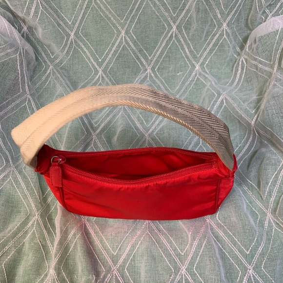 Authentic vintage prada nylon bag in cherry red - Picture 7 of 16